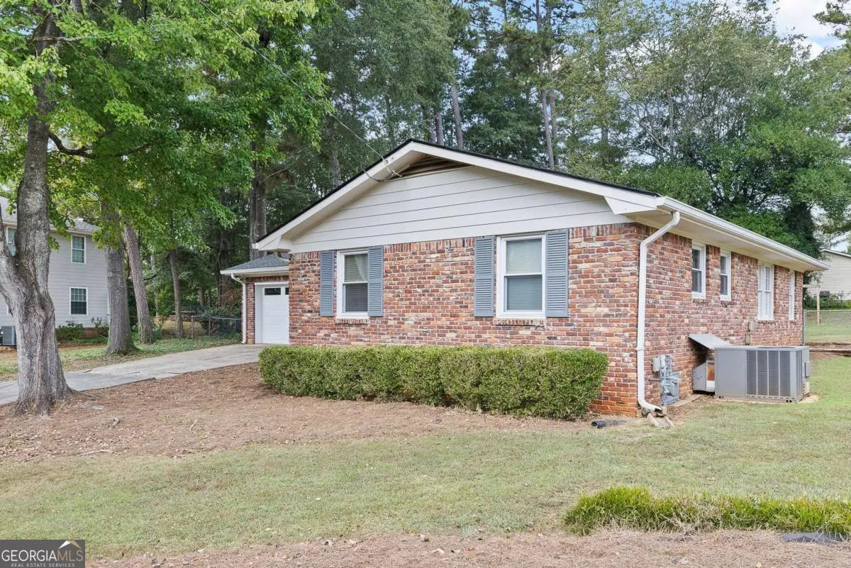 2577 Glen Circle