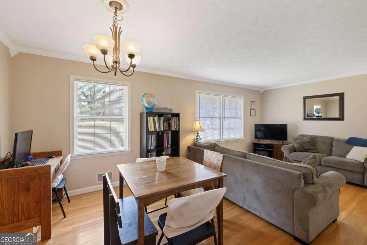 2577 Glen Circle