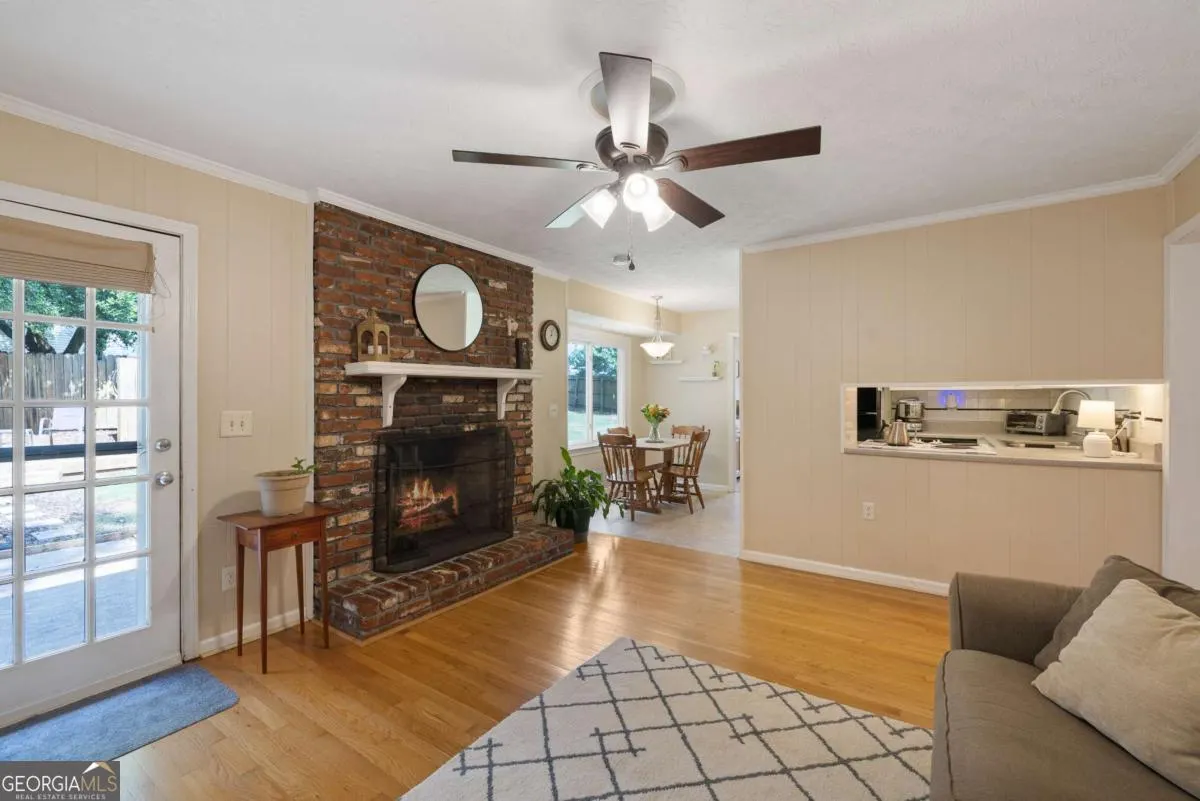 2577 Glen Circle