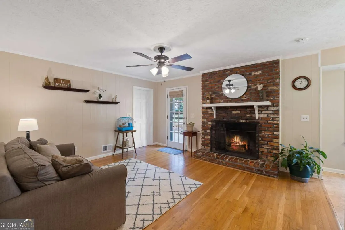 2577 Glen Circle