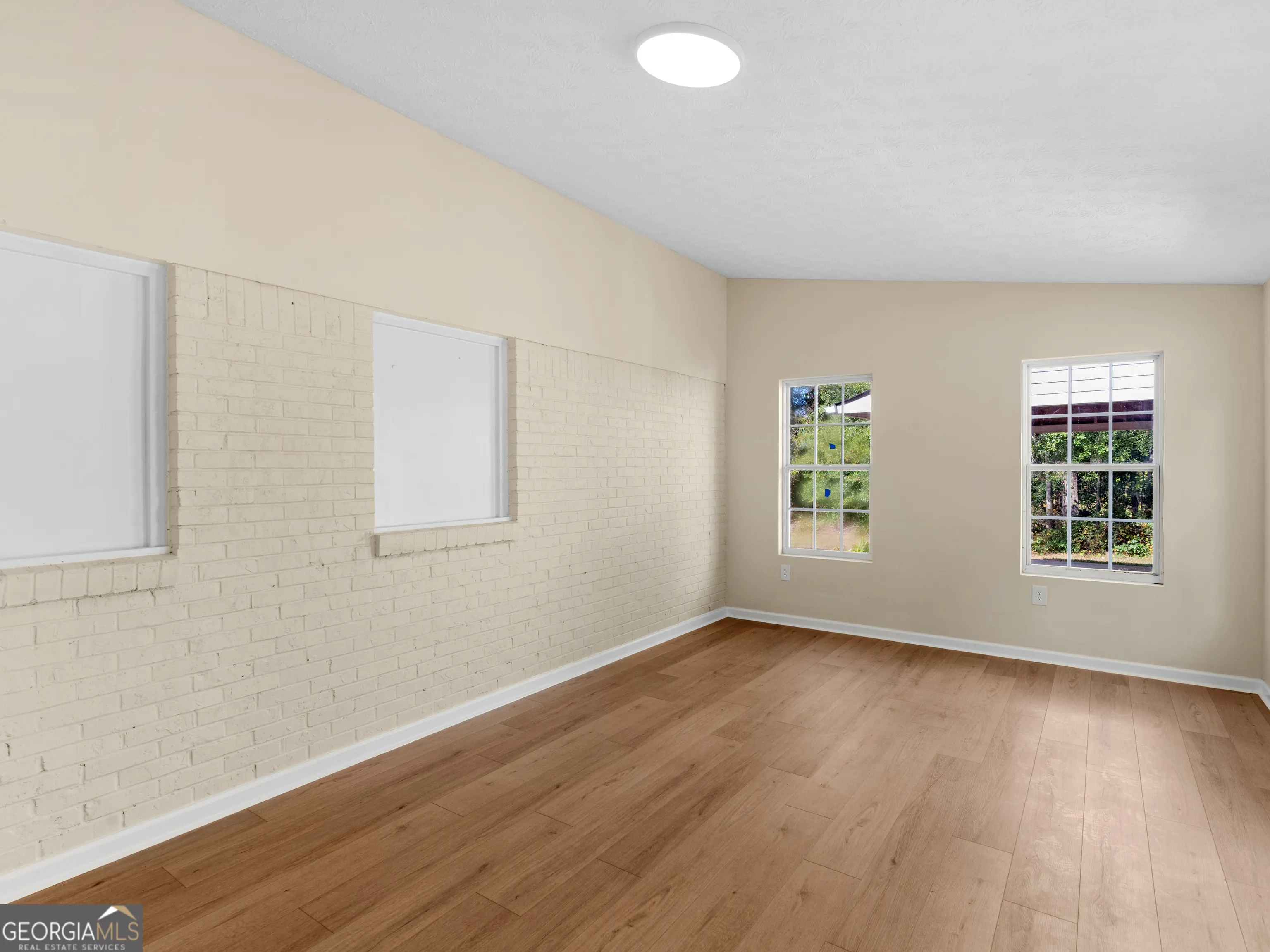 813 Vineyard Road