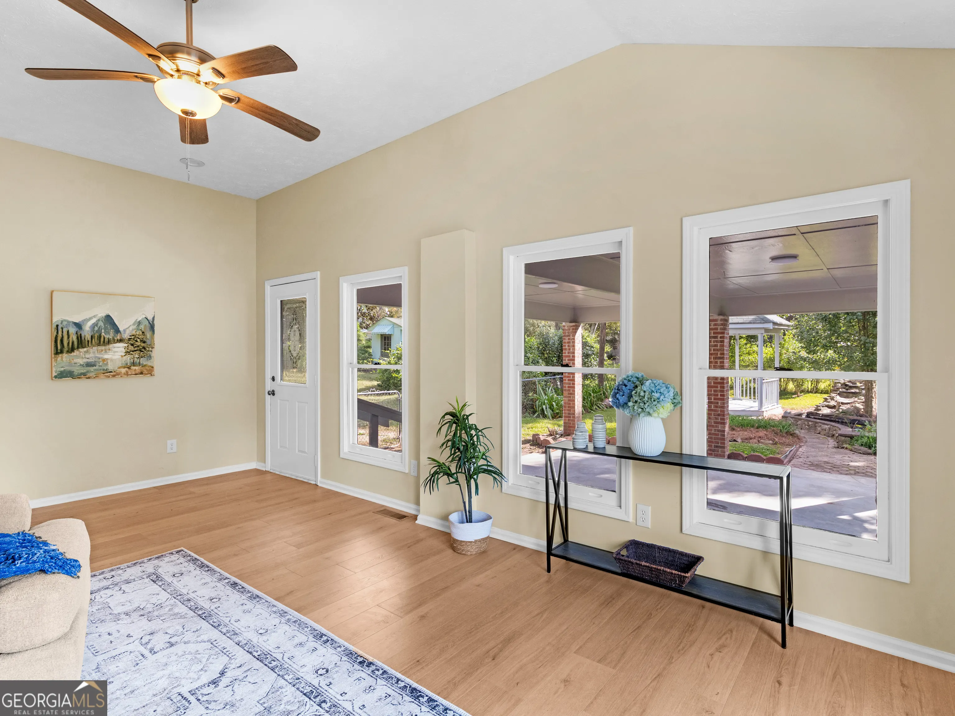 813 Vineyard Road