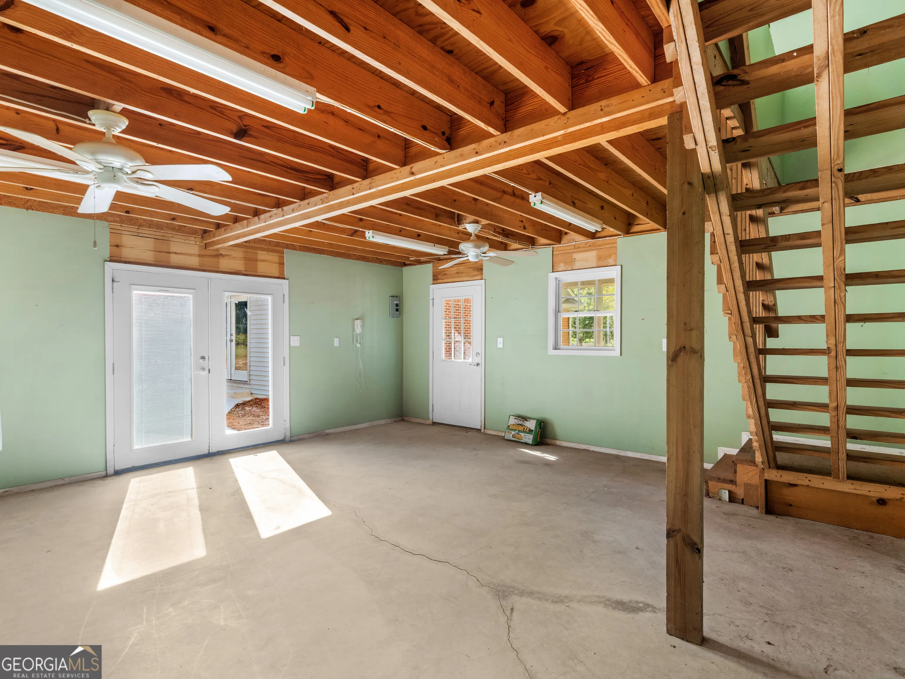 813 Vineyard Road
