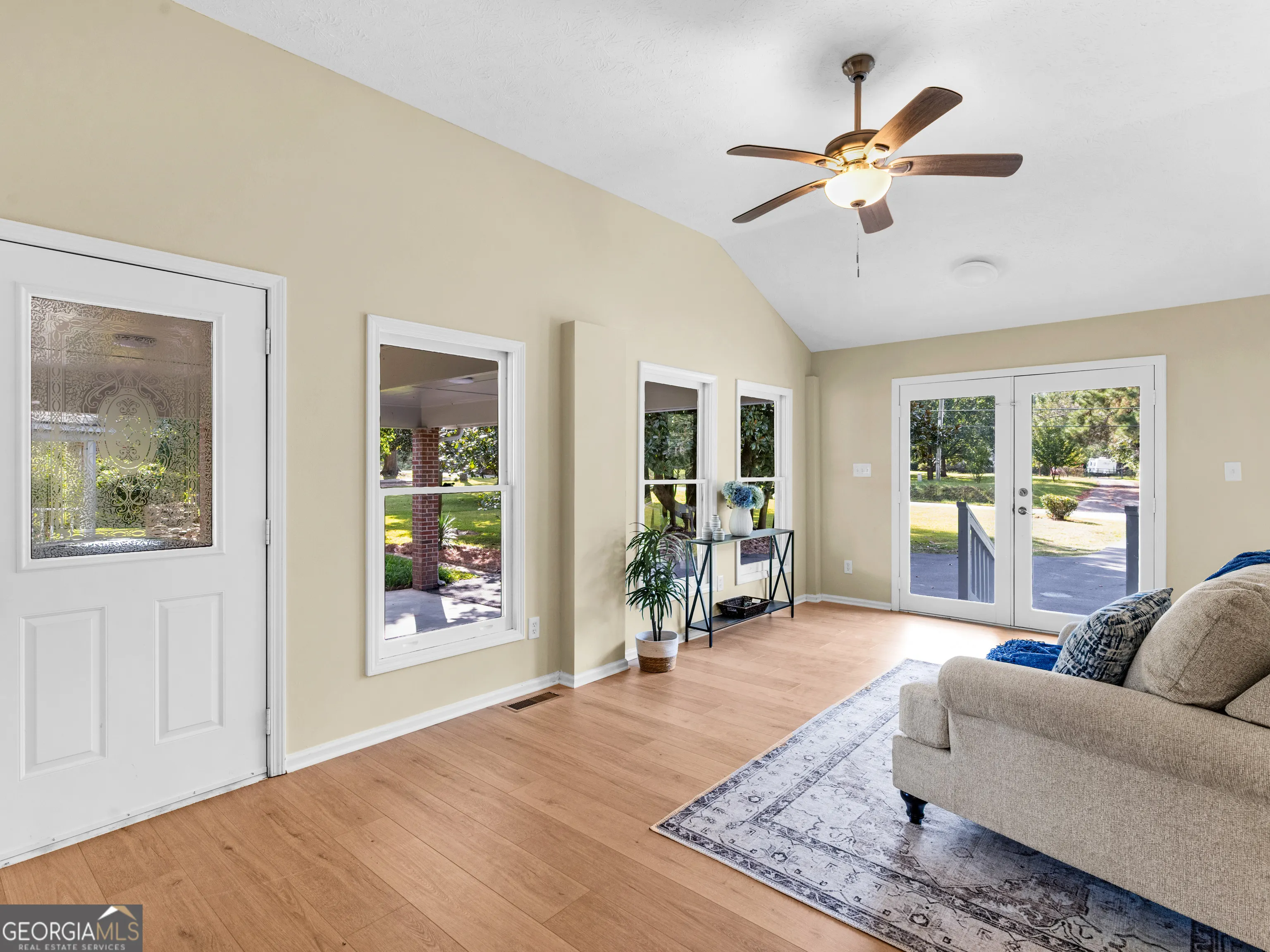 813 Vineyard Road