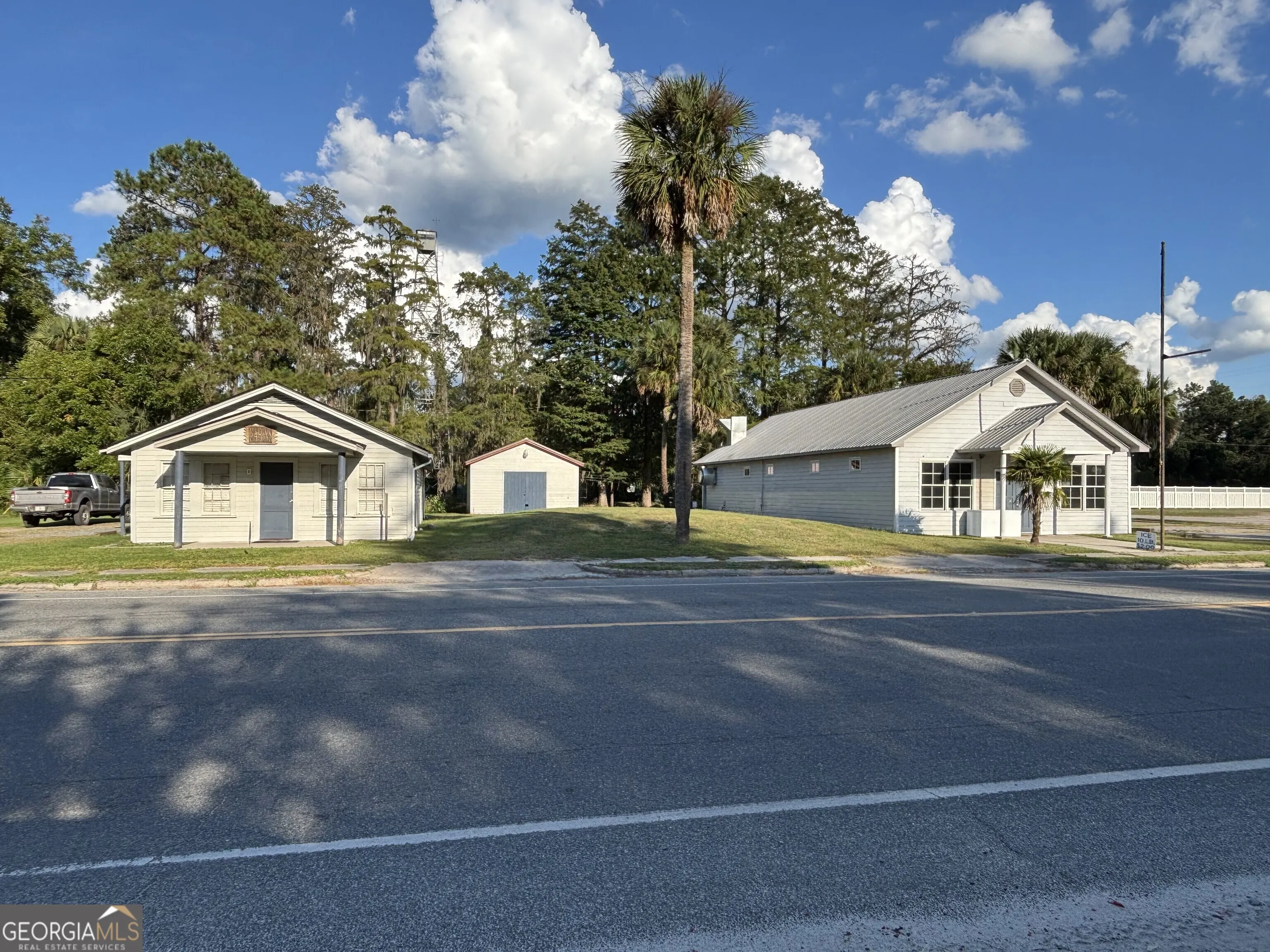 729 Highway 441