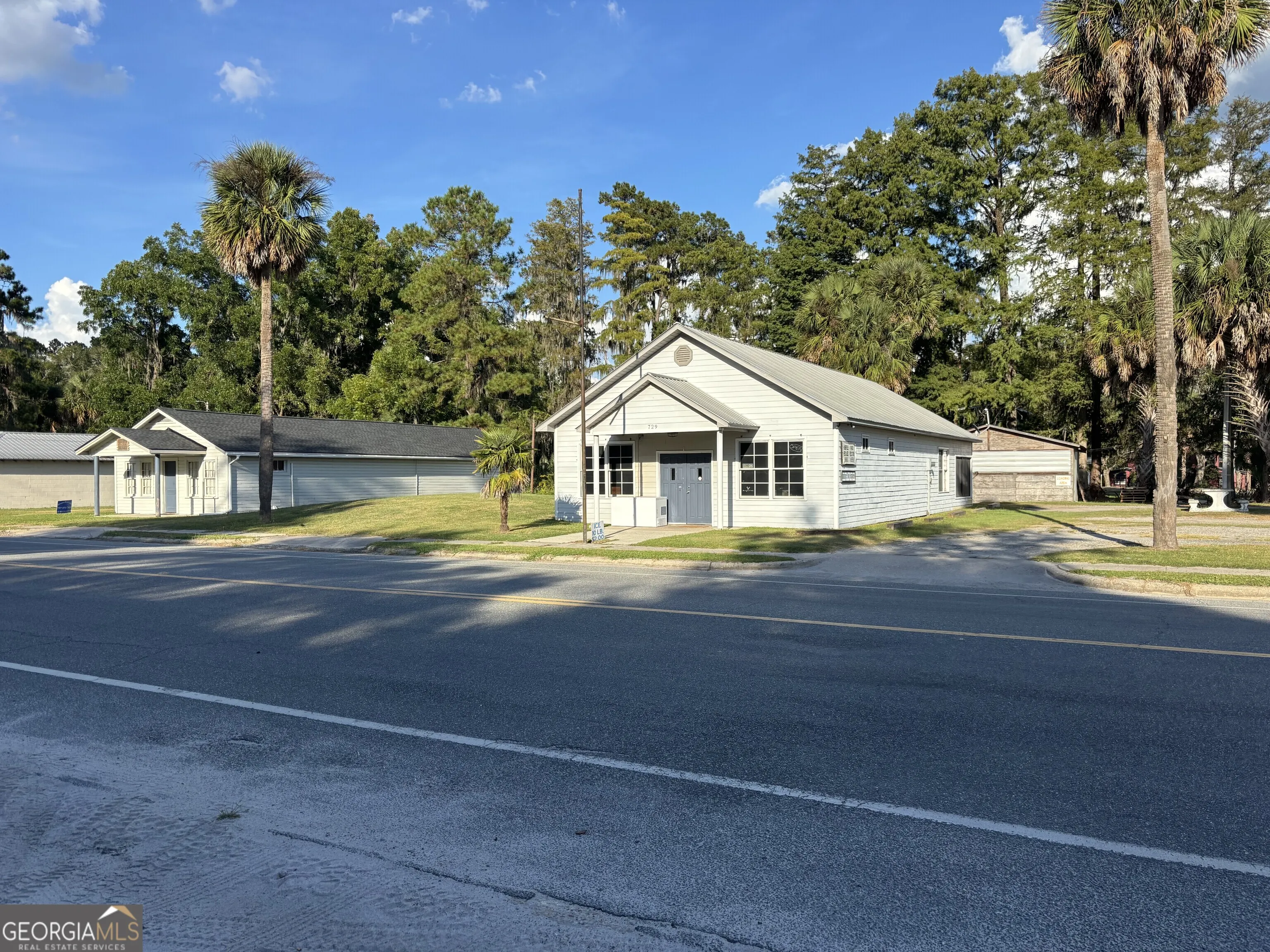 729 Highway 441