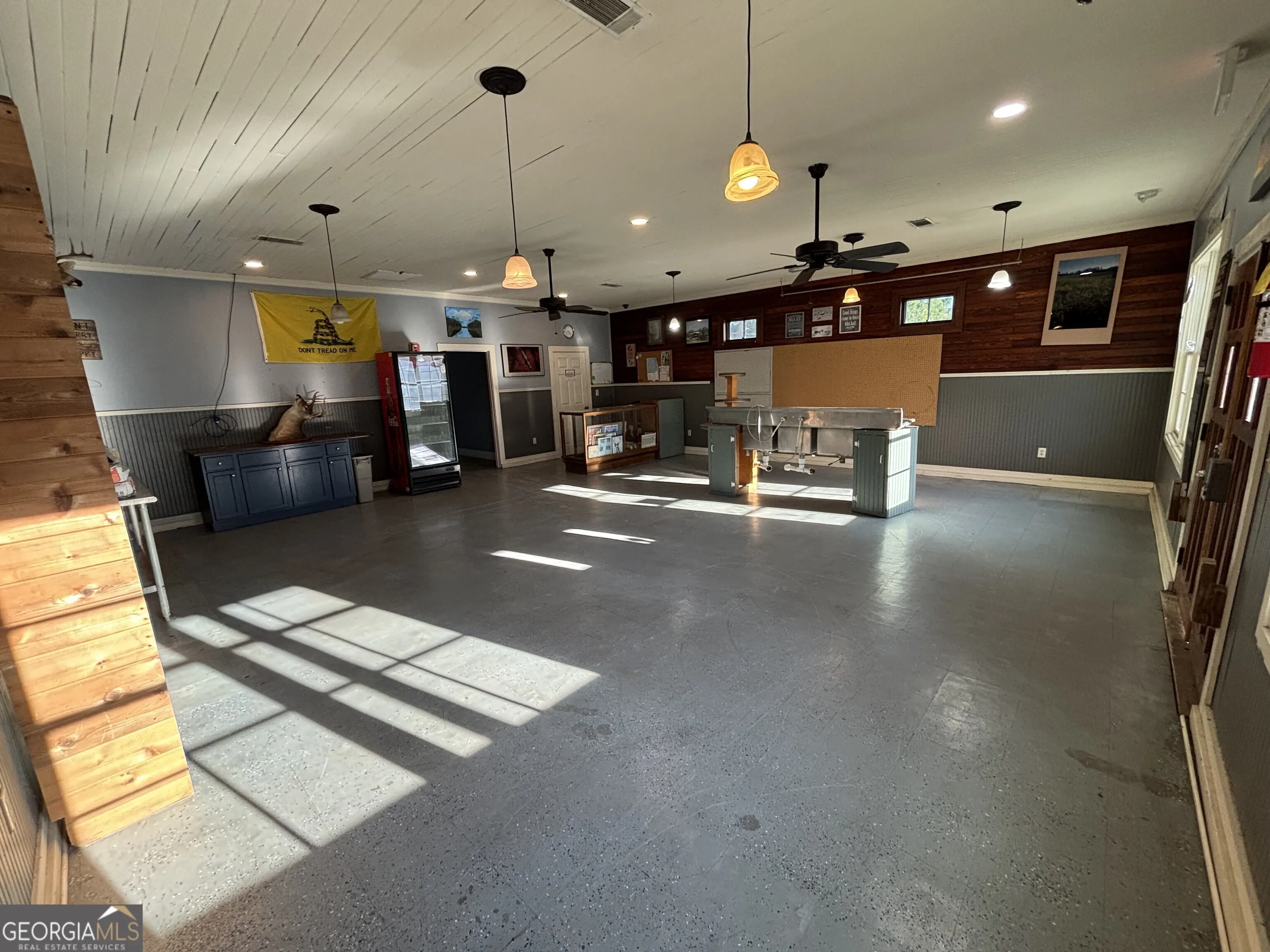 729 Highway 441