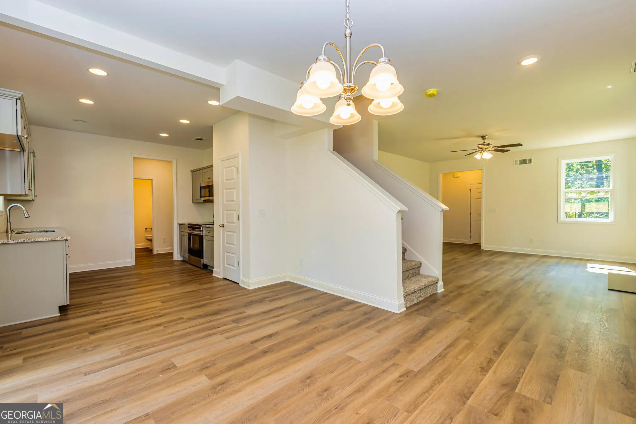 1169 W Poplar Street