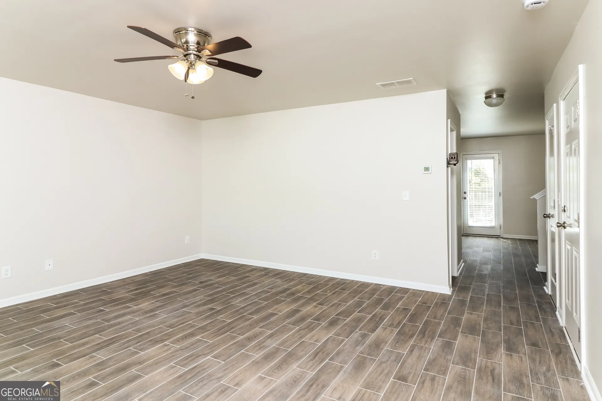 404 Scenic View Court