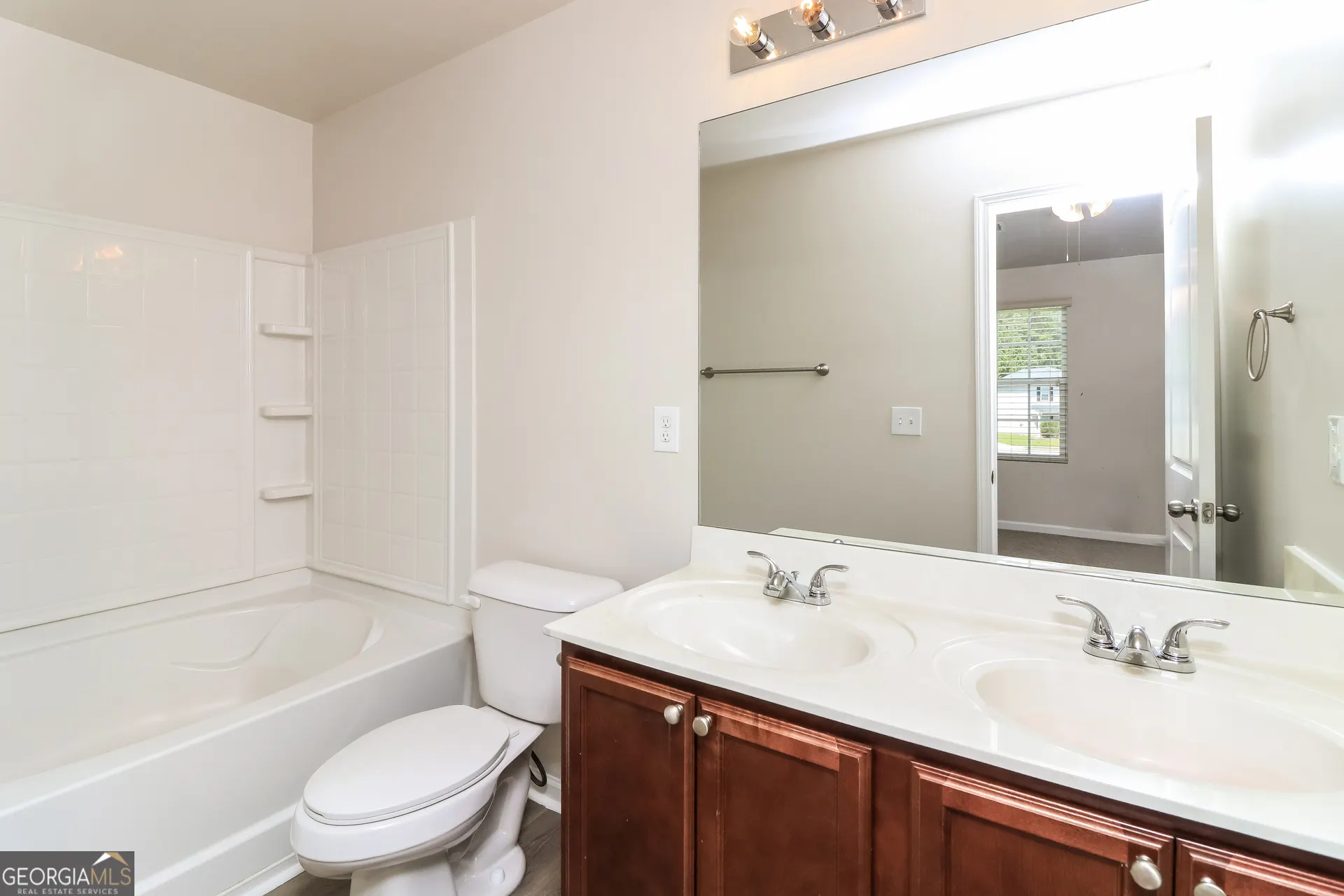 404 Scenic View Court