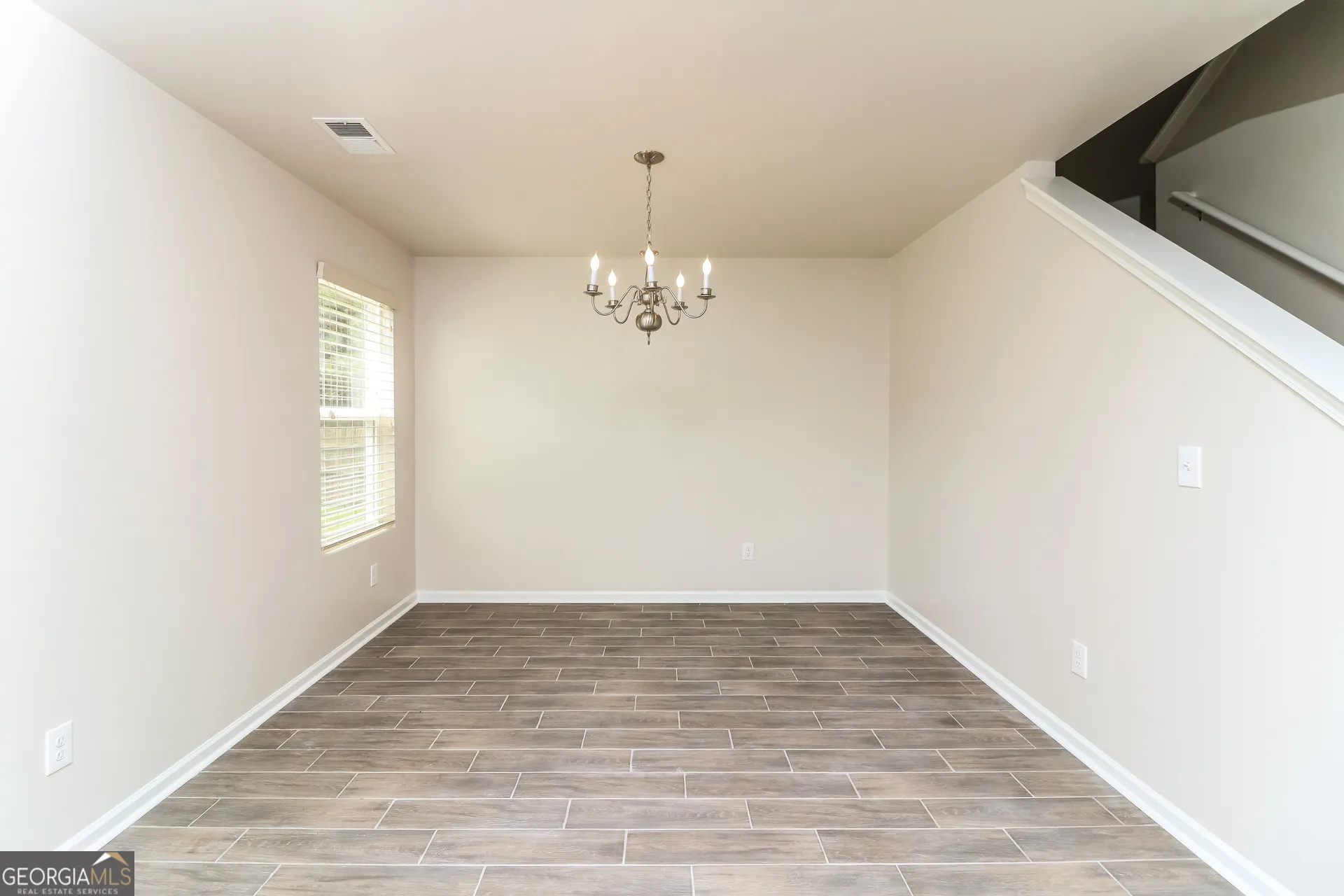 404 Scenic View Court