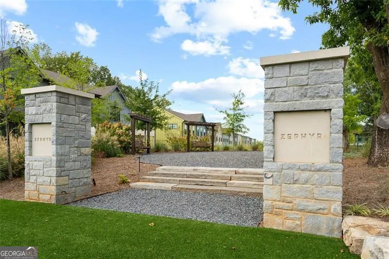 1328 Breezy SE