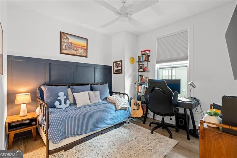 1328 Breezy SE
