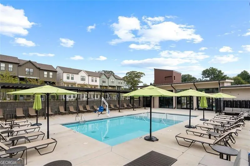 1328 Breezy SE