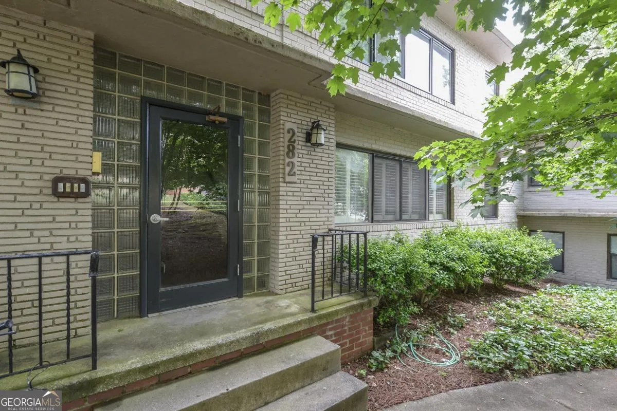 2 282 Ardmore Circle NW, #2