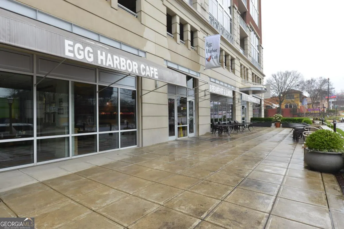 2 282 Ardmore Circle NW, #2