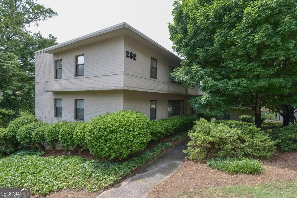 2 282 Ardmore Circle NW, #2