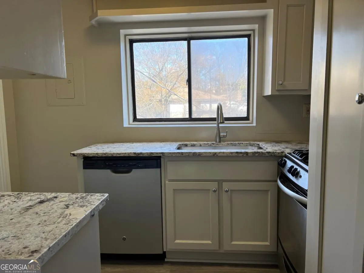 2 282 Ardmore Circle NW, #2