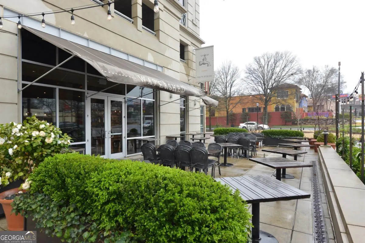 2 282 Ardmore Circle NW, #2