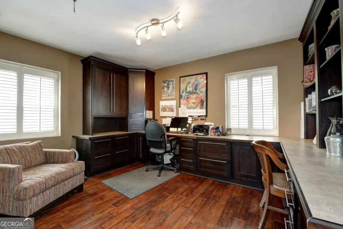 2 282 Ardmore Circle NW, #2