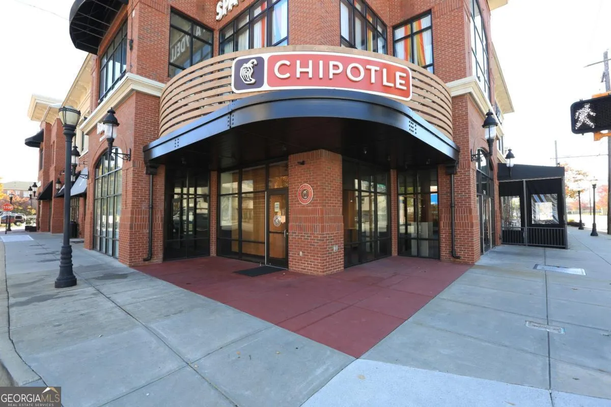 2 282 Ardmore Circle NW, #2