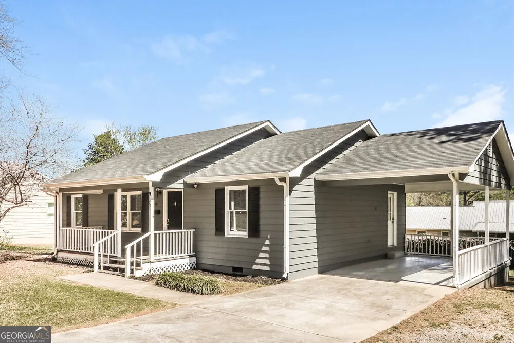 56 Habersham Circle NE
