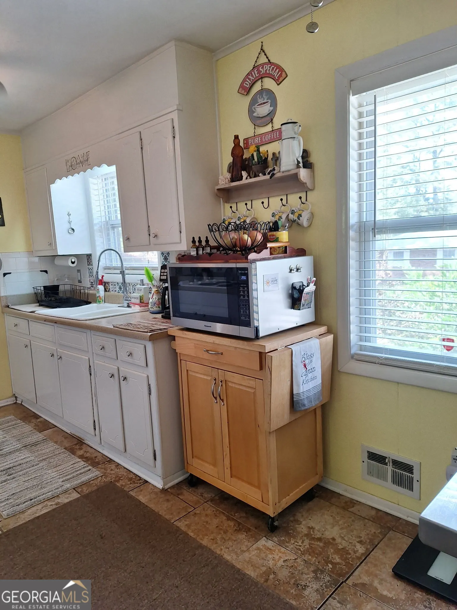 1269 Lark Lane NE