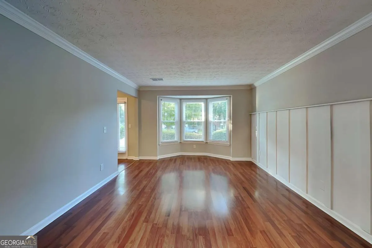 465 Mikasa Drive