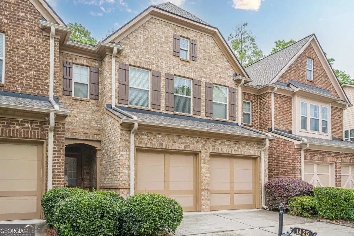 1425 Faircrest Lane