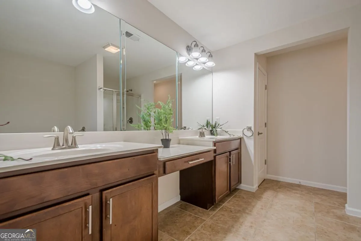 1425 Faircrest Lane