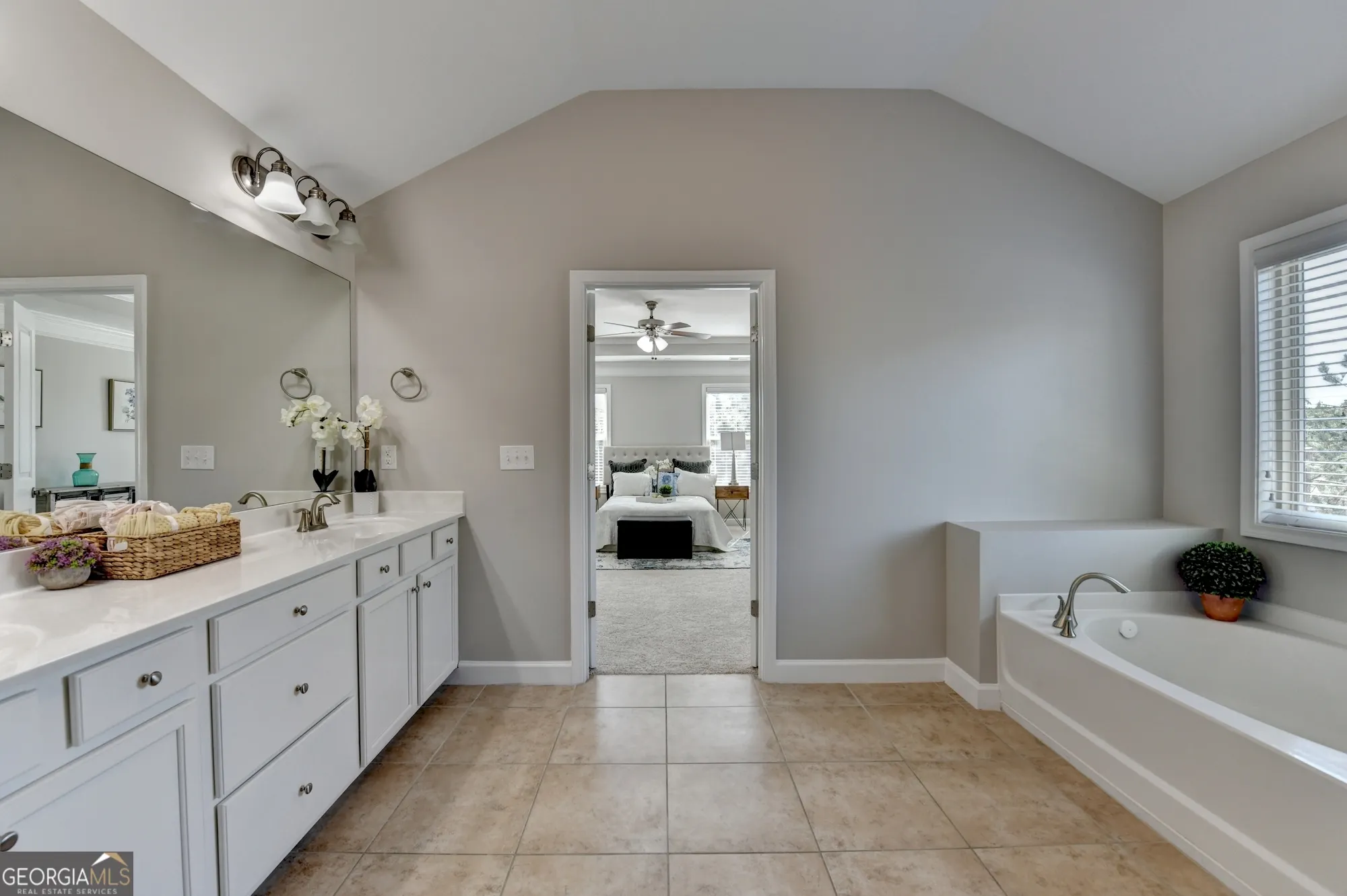 4060 BRUMBY Lane