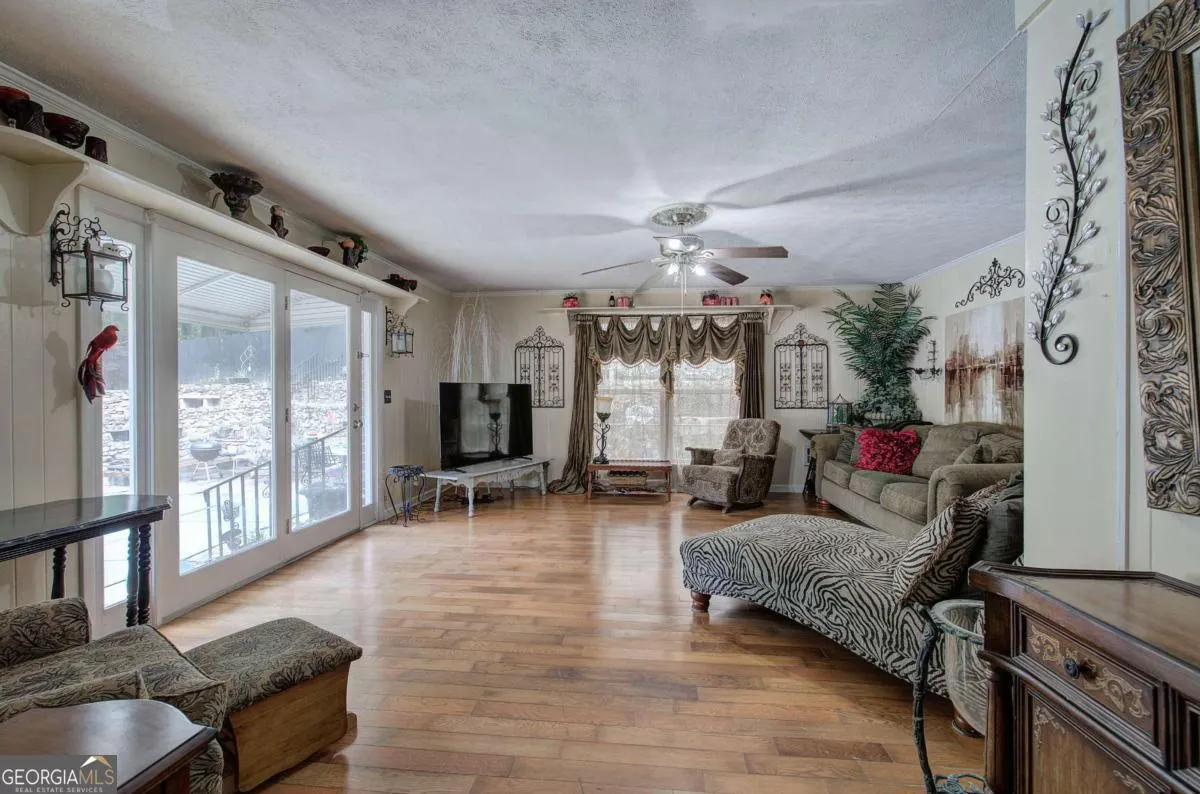 10 Oriole Drive