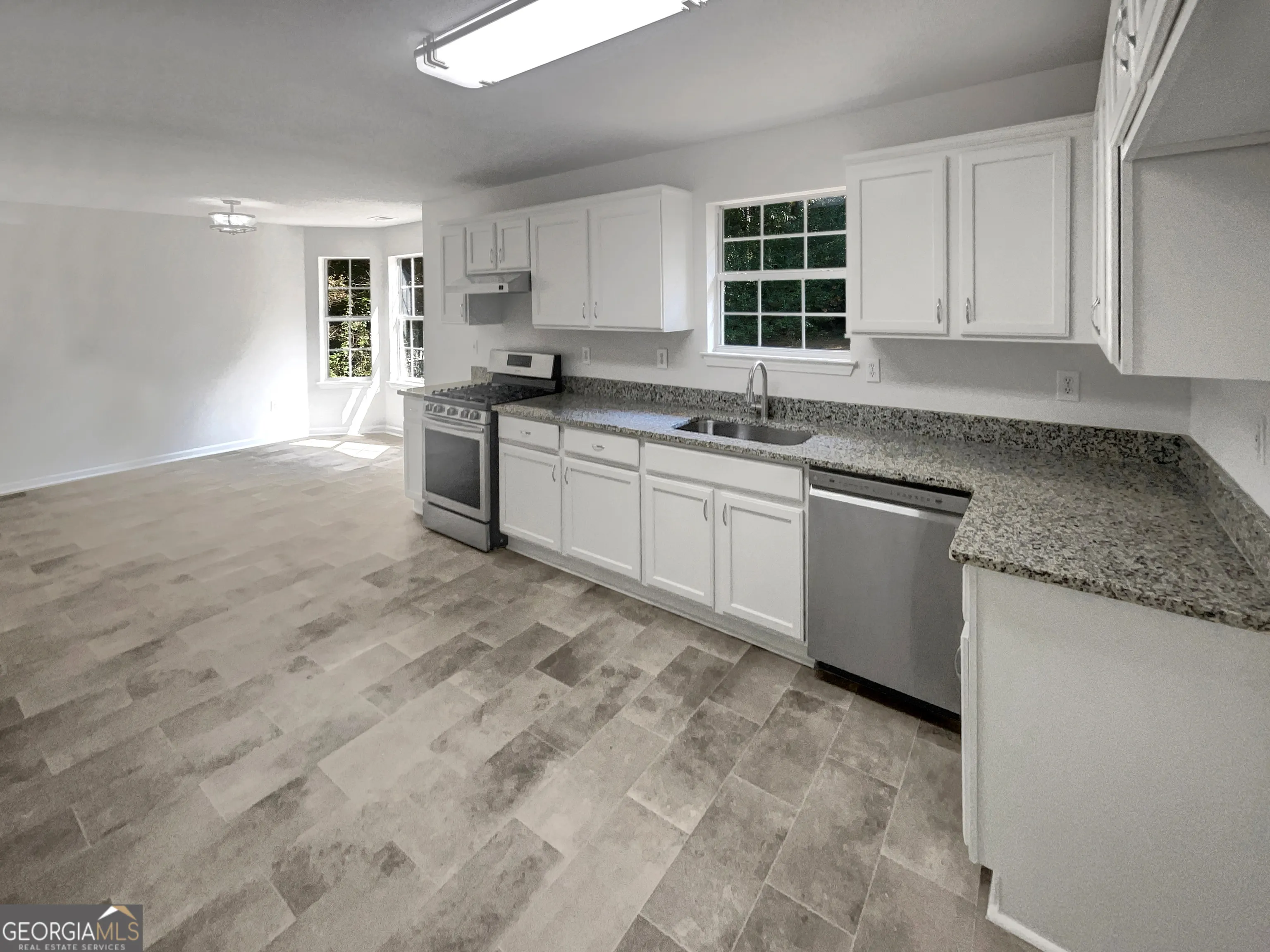 6590 Manor Creek Drive