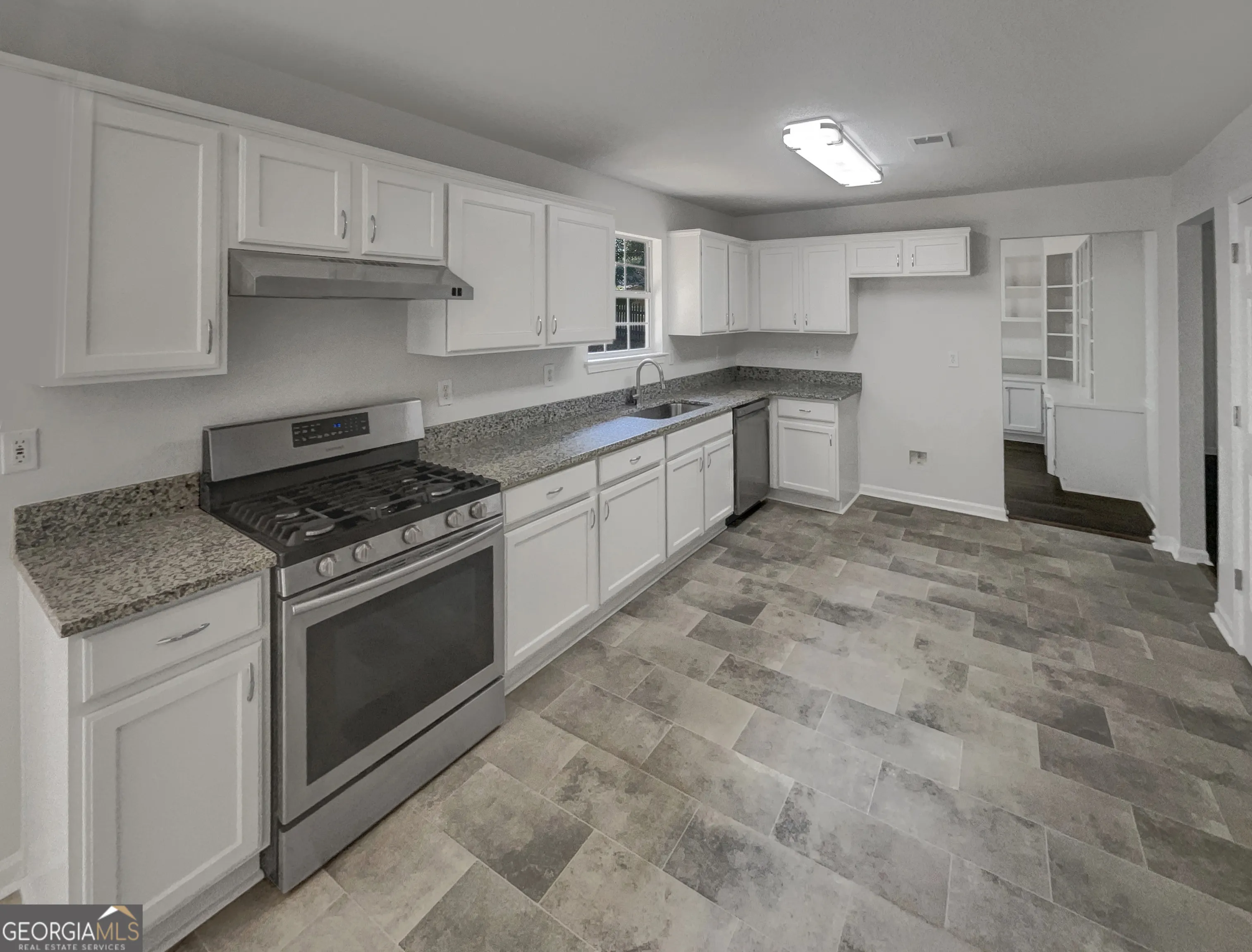 6590 Manor Creek Drive