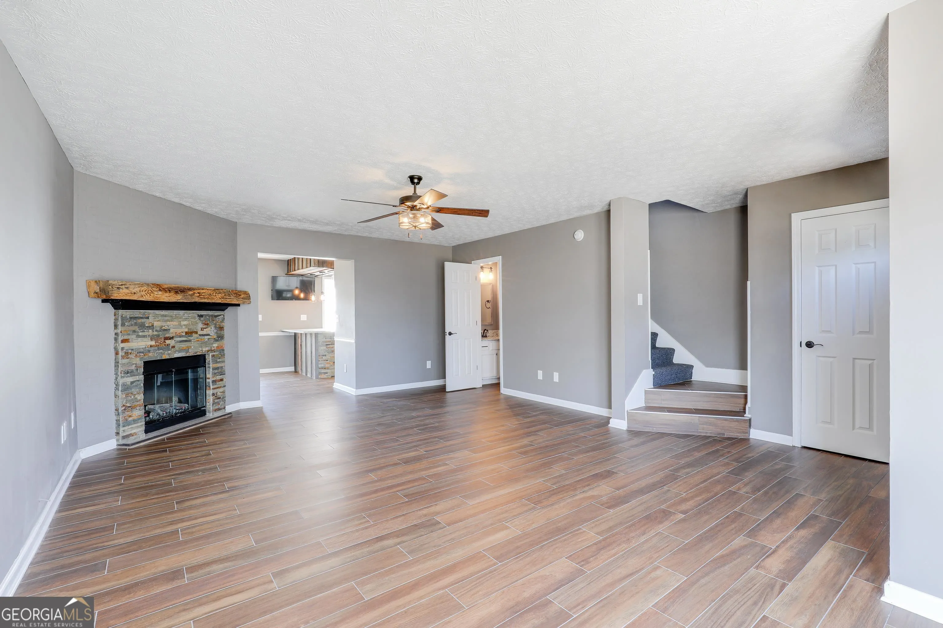 130 Chastain Loop