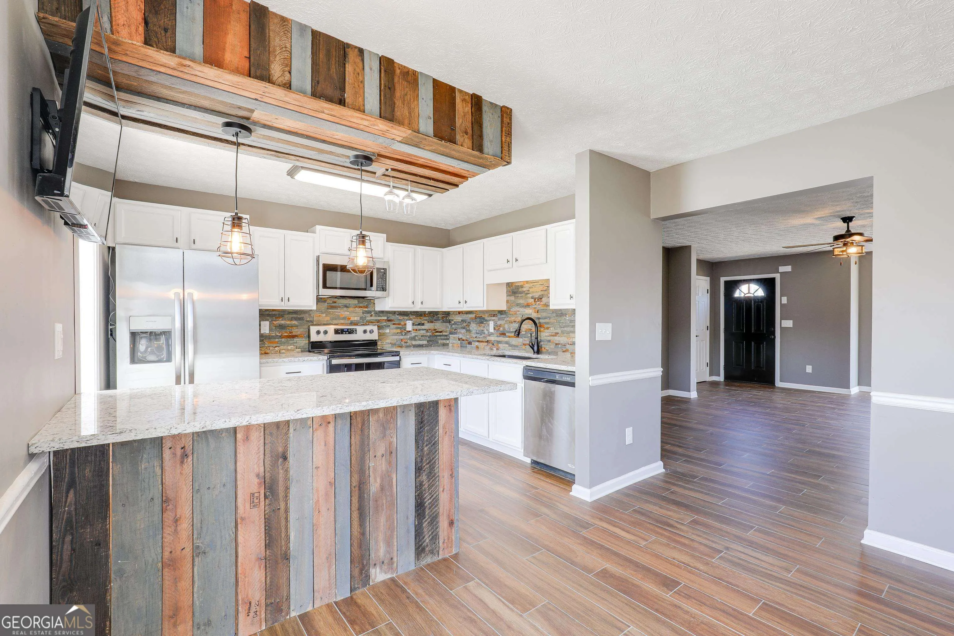 130 Chastain Loop