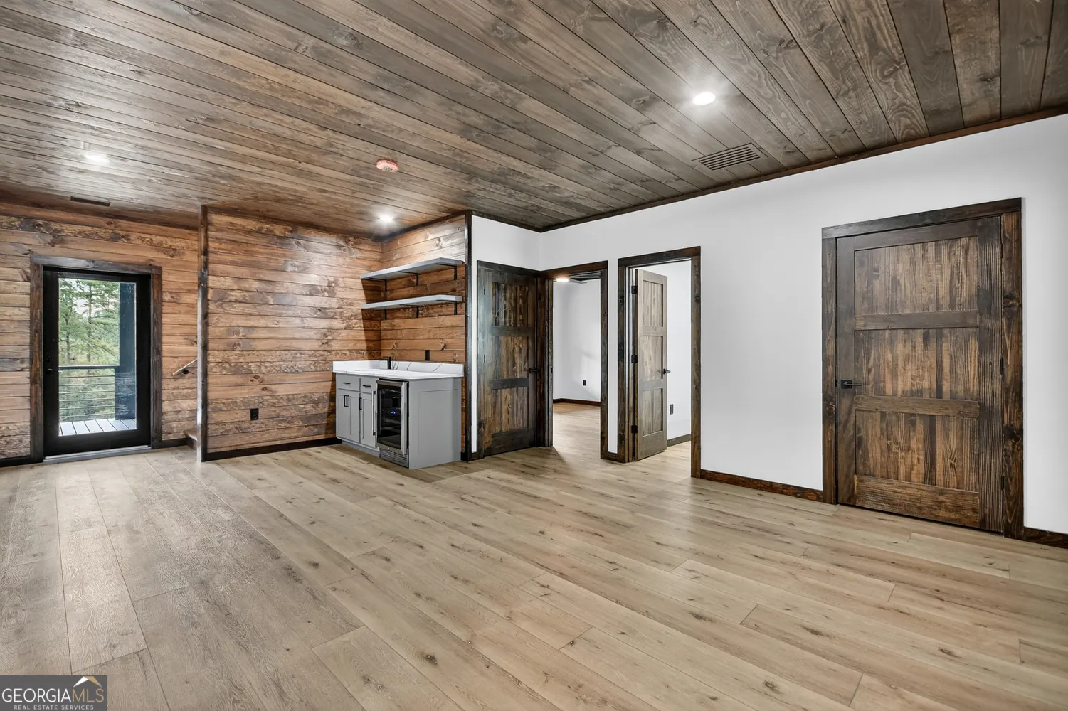 123 Ridgeline Drive