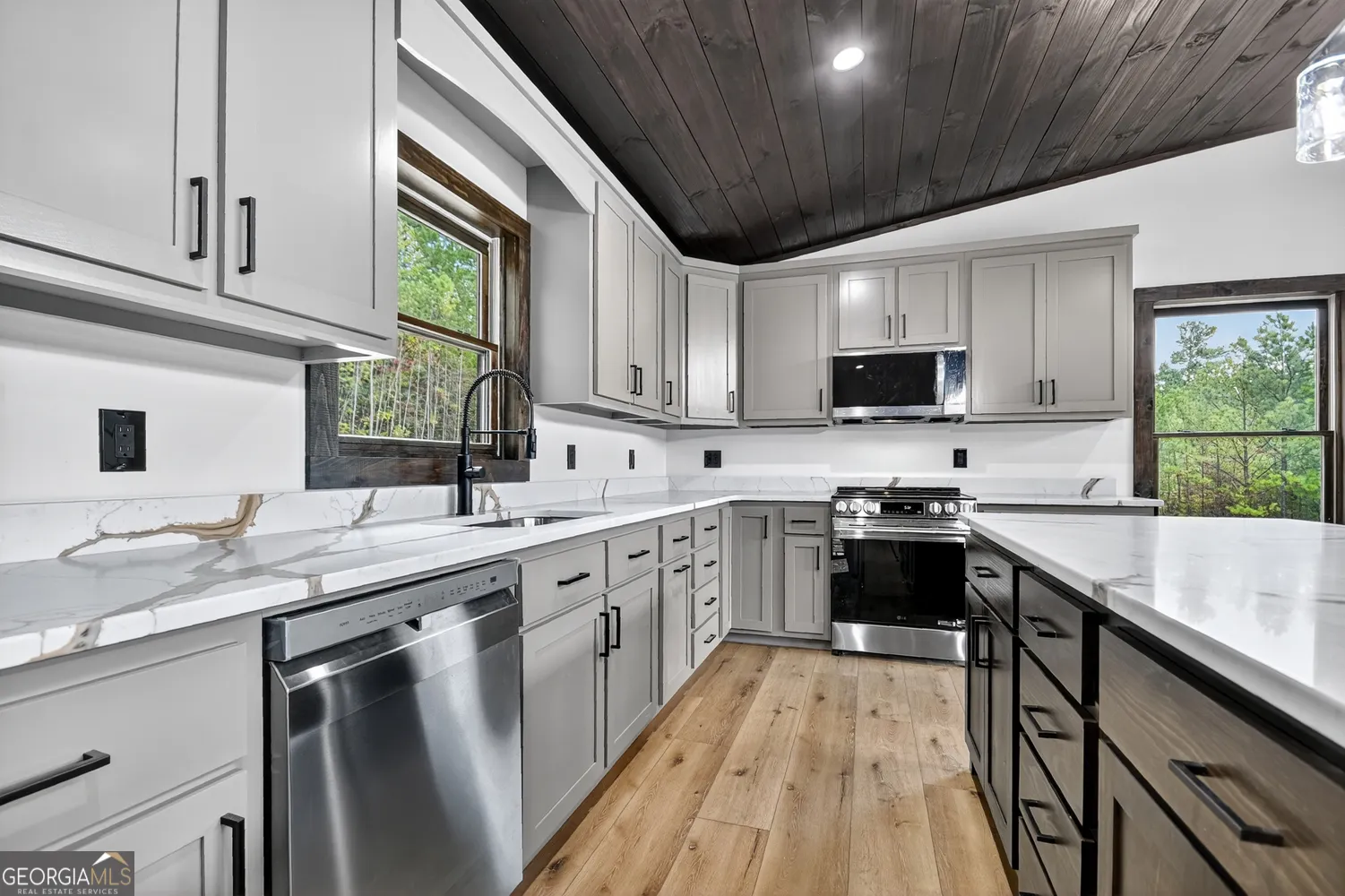123 Ridgeline Drive