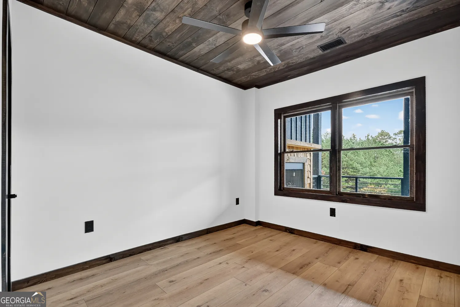 123 Ridgeline Drive