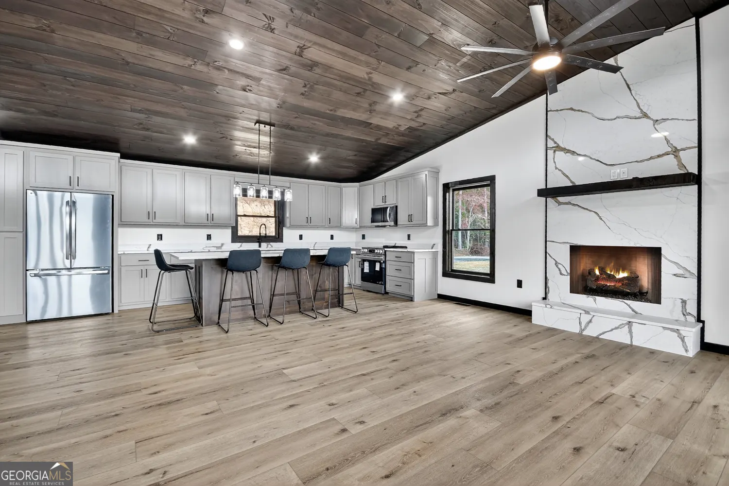123 Ridgeline Drive