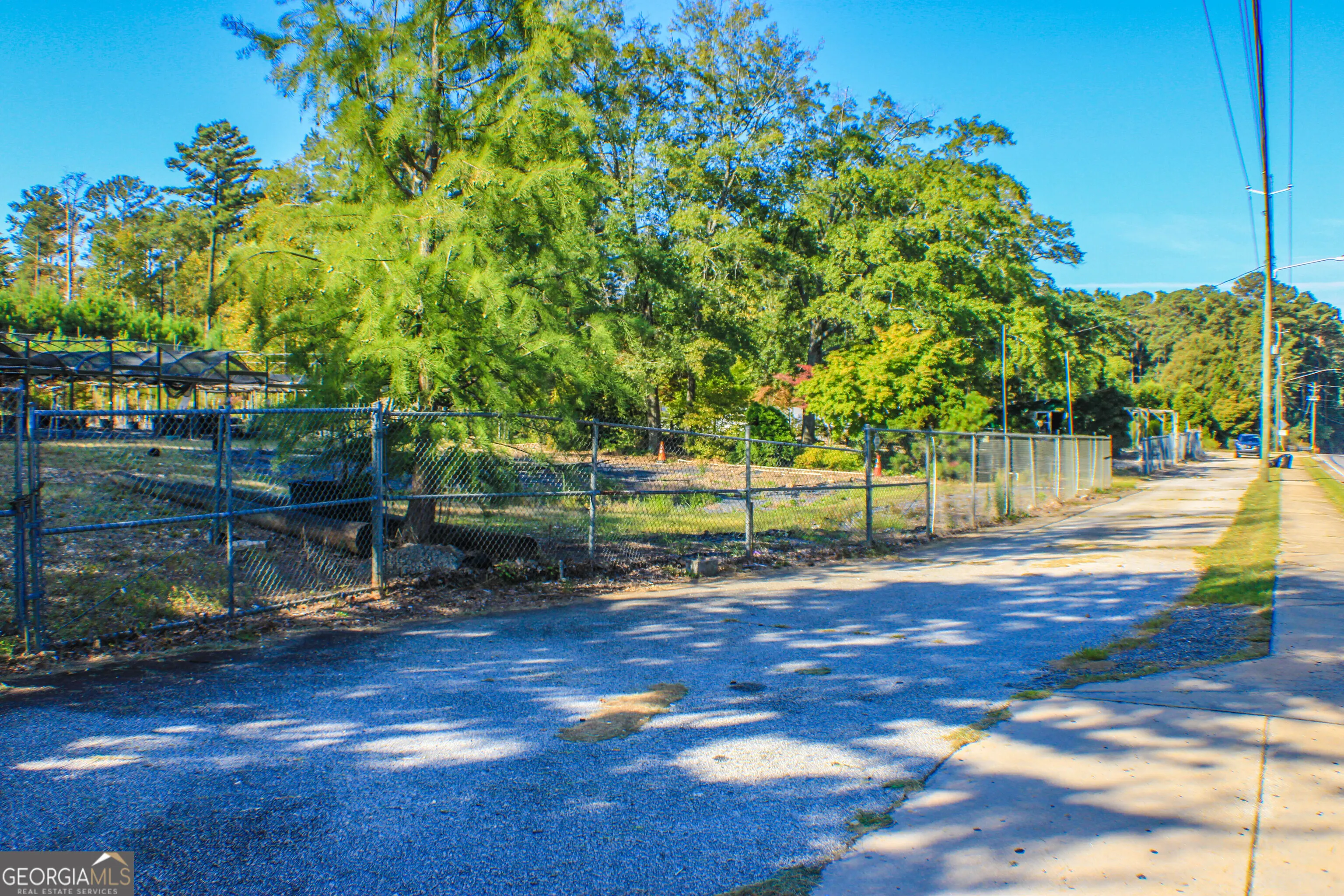 5907 Covington Highway