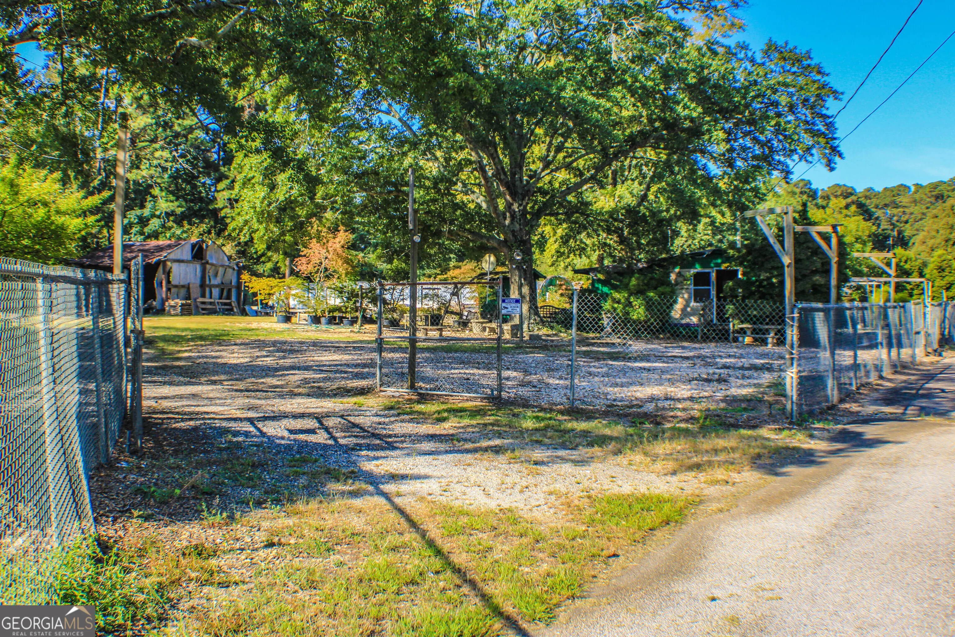 5907 Covington Highway