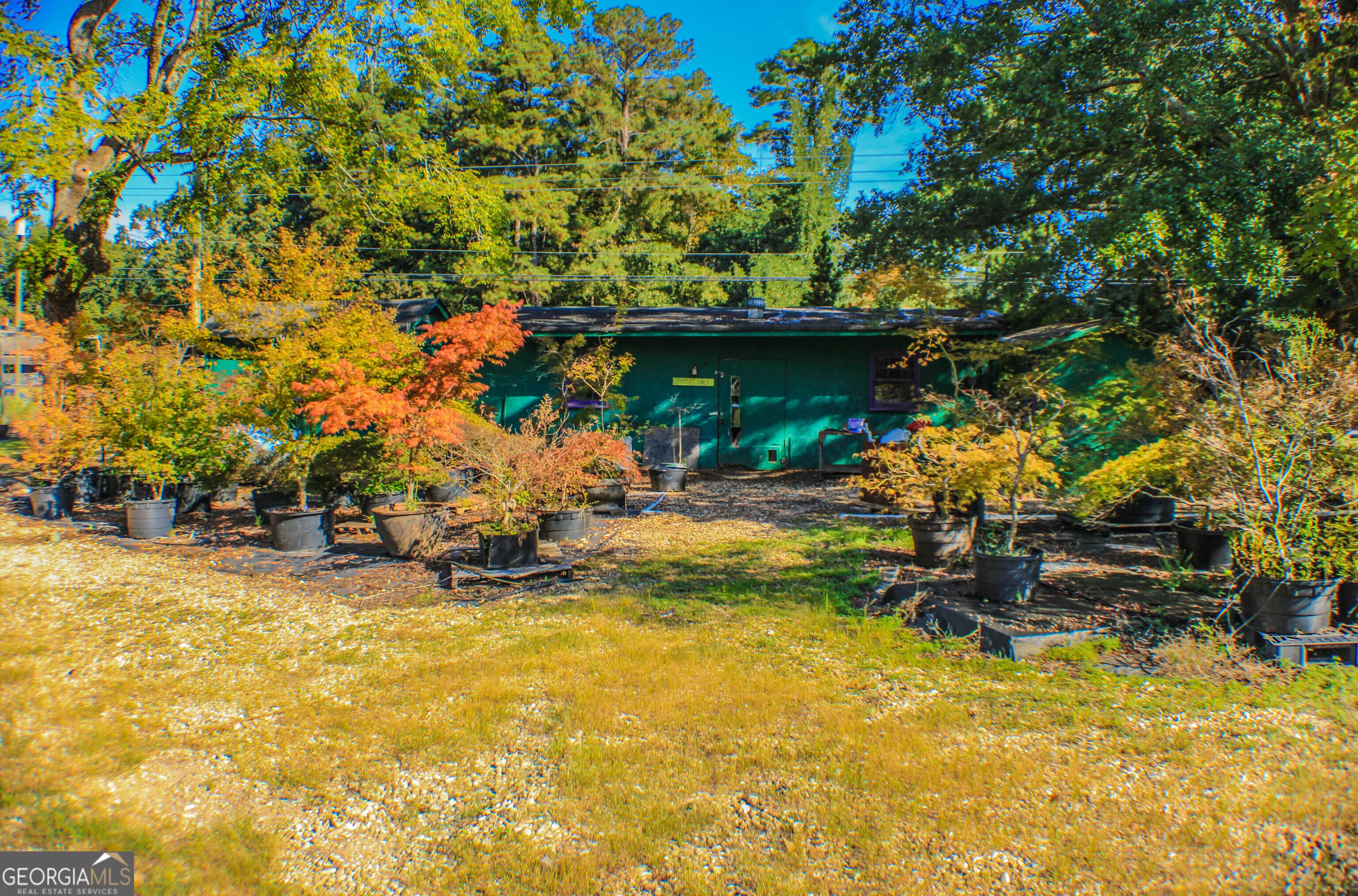5907 Covington Highway