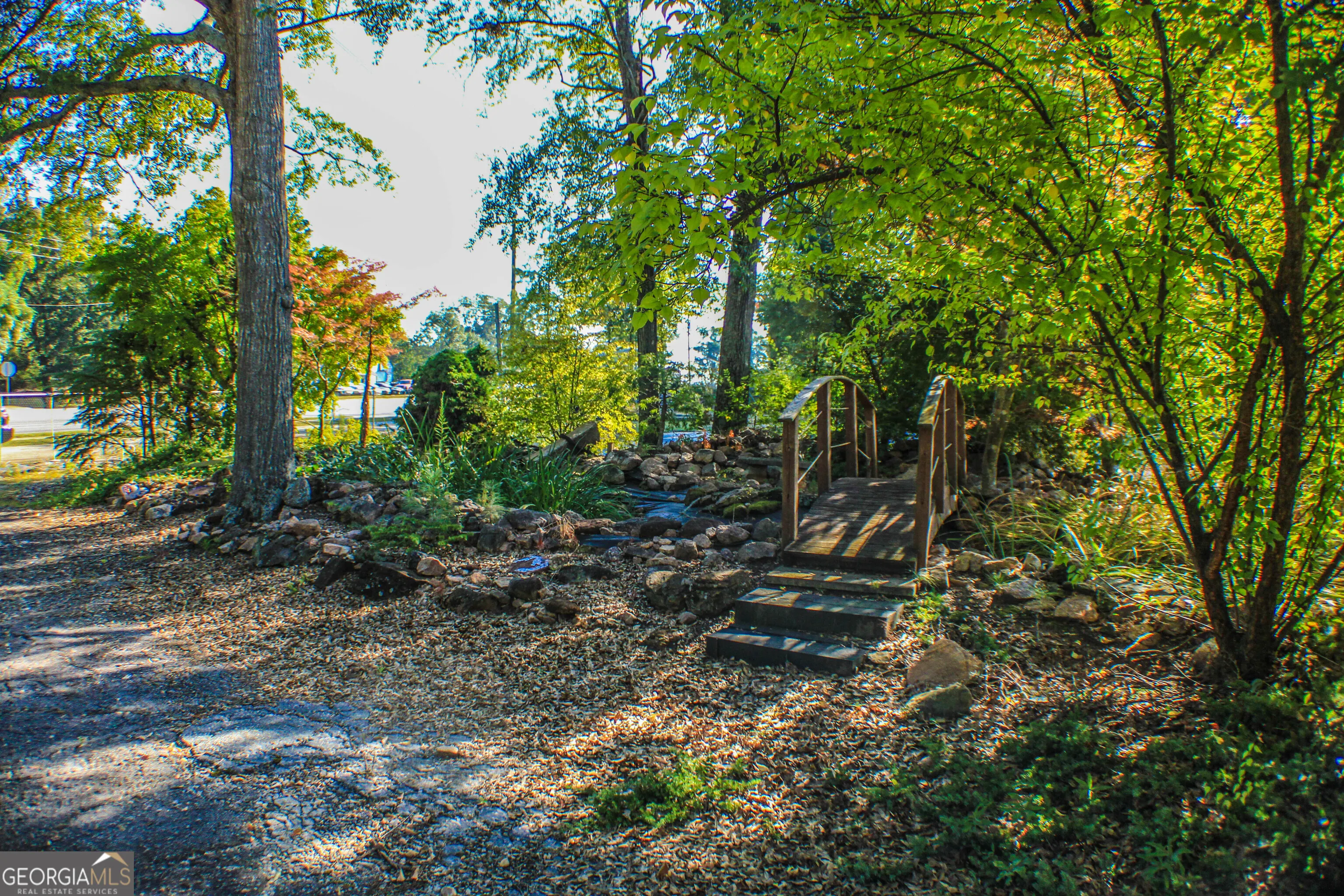 5907 Covington Highway