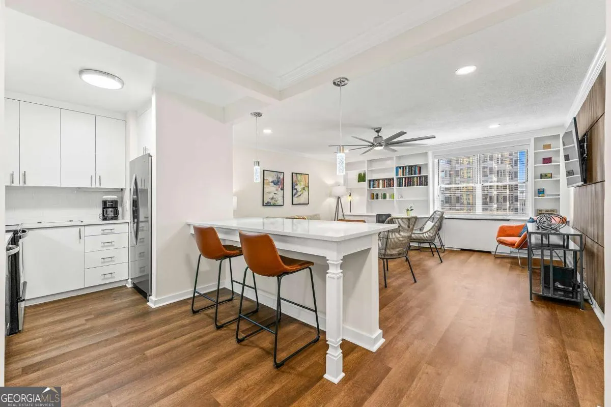 11J 300 Peachtree Street NE, #11J