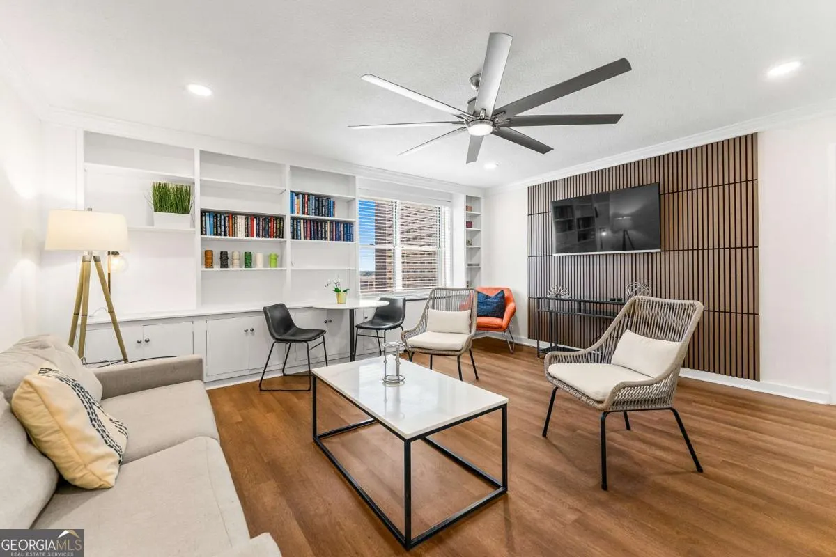 11J 300 Peachtree Street NE, #11J
