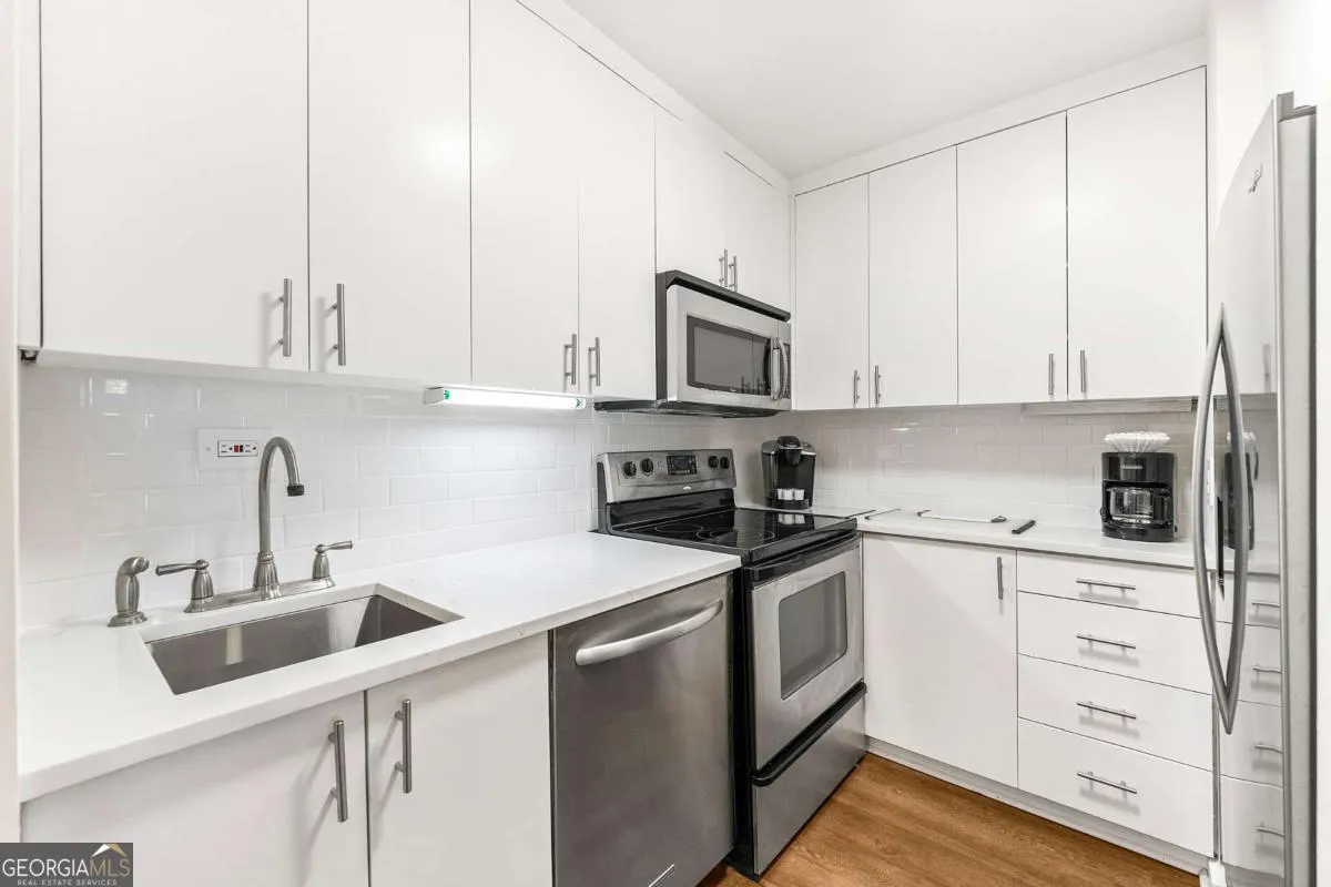 11J 300 Peachtree Street NE, #11J