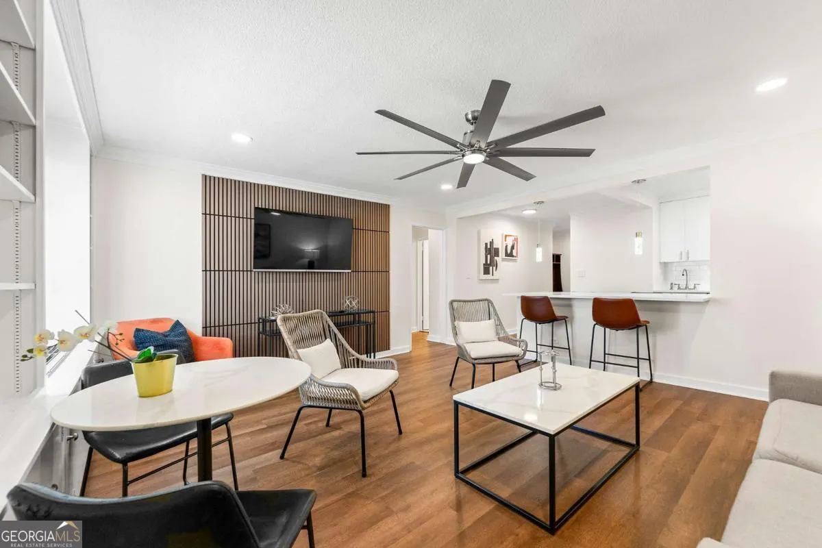 11J 300 Peachtree Street NE, #11J