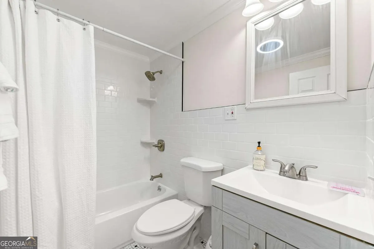 11J 300 Peachtree Street NE, #11J