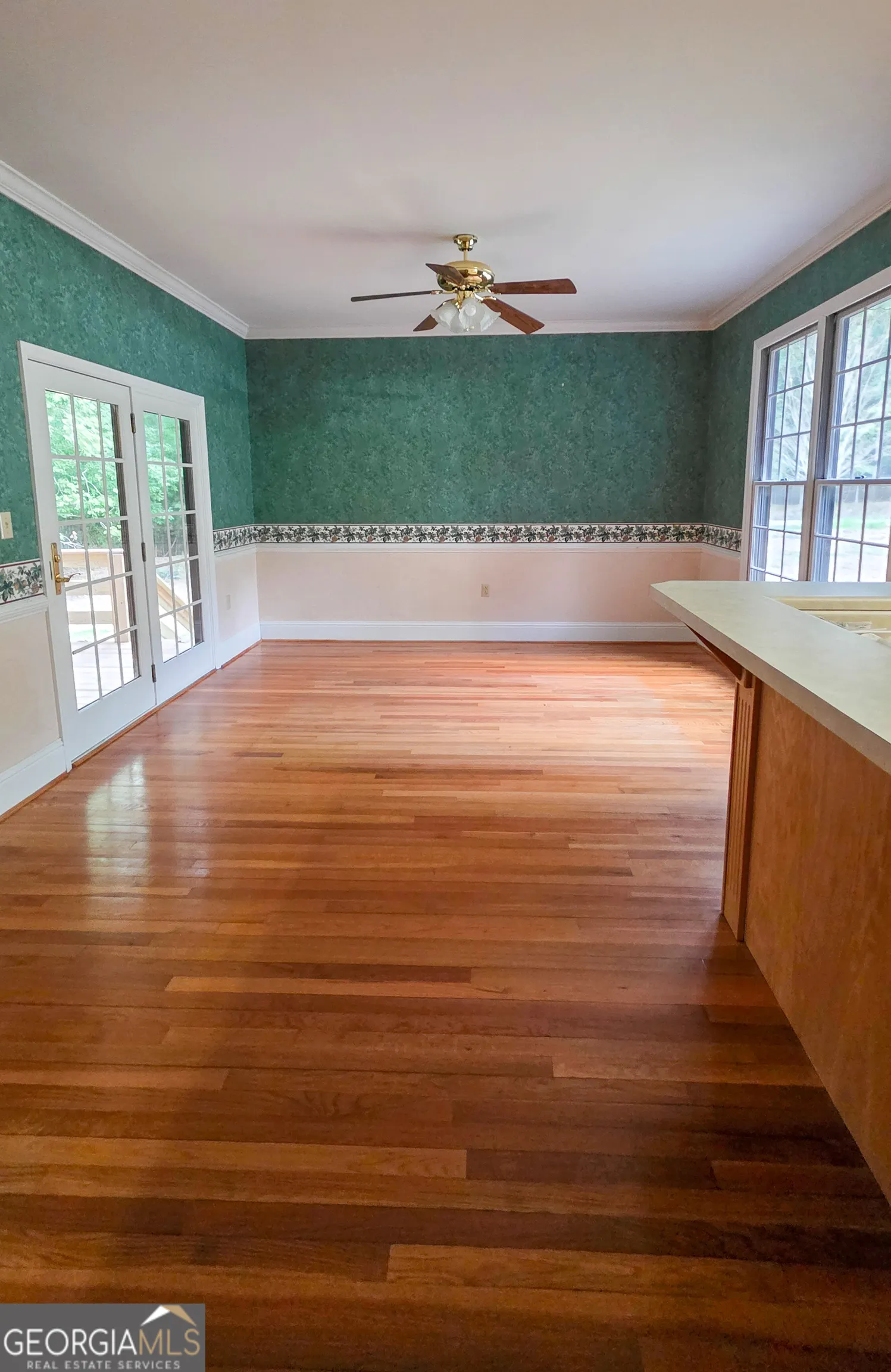 1179 Lakeside Drive